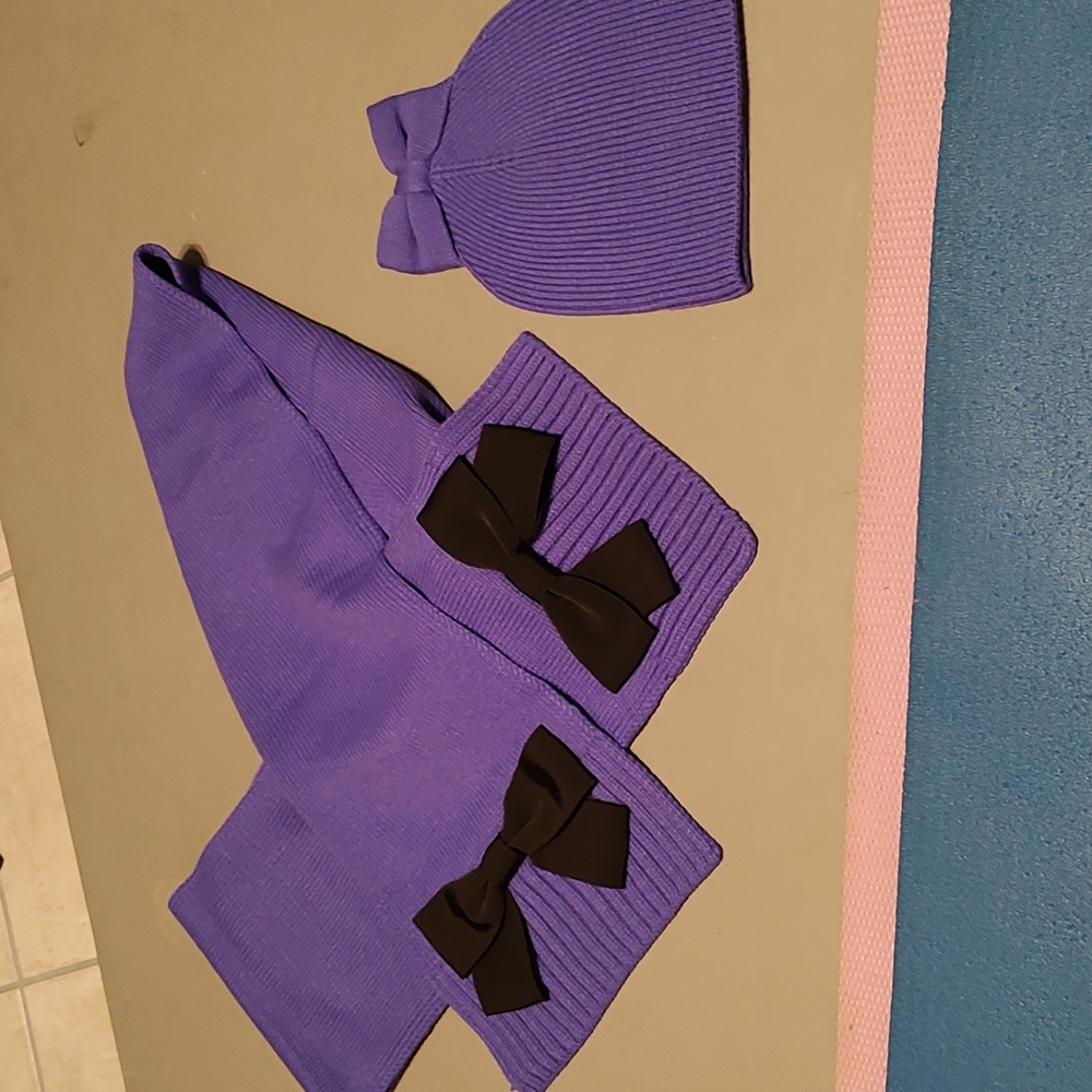Kate Spade knit bow hat scarf set